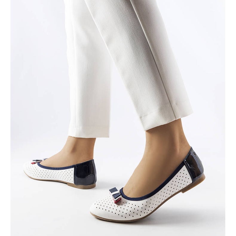 Balerini albi ajurati cu fundita Tisser 1