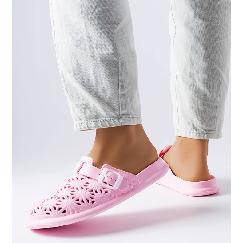 Tobogane roz din cauciuc ajurate de la Peverell 1