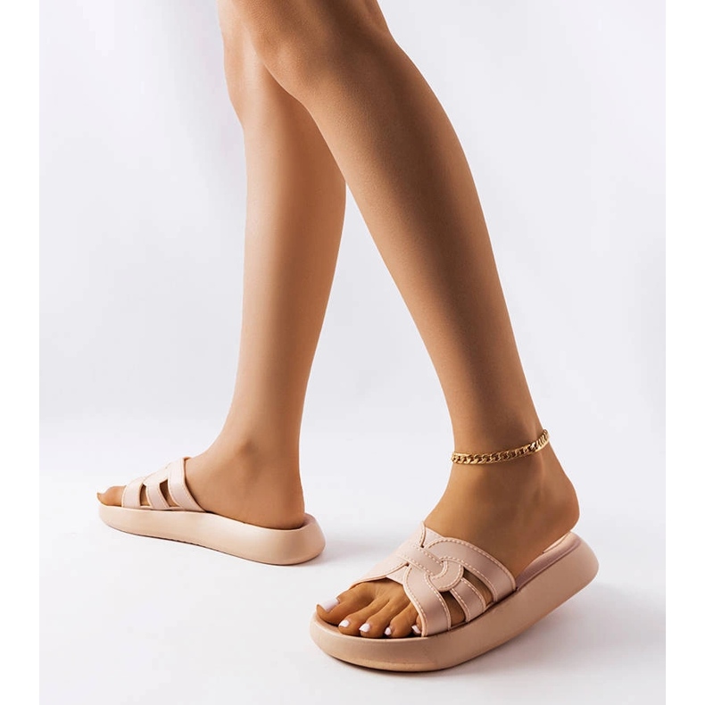 Papuci de cauciuc bej de la Coudert 1