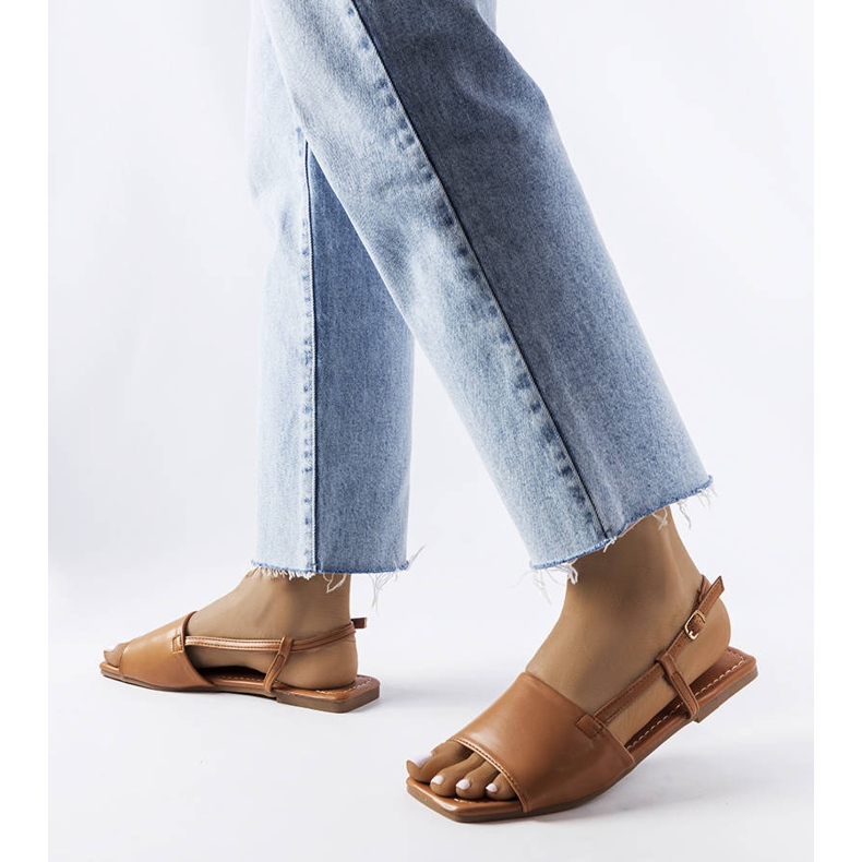 Sandale maro cu vârf pătrat de la Locust 1