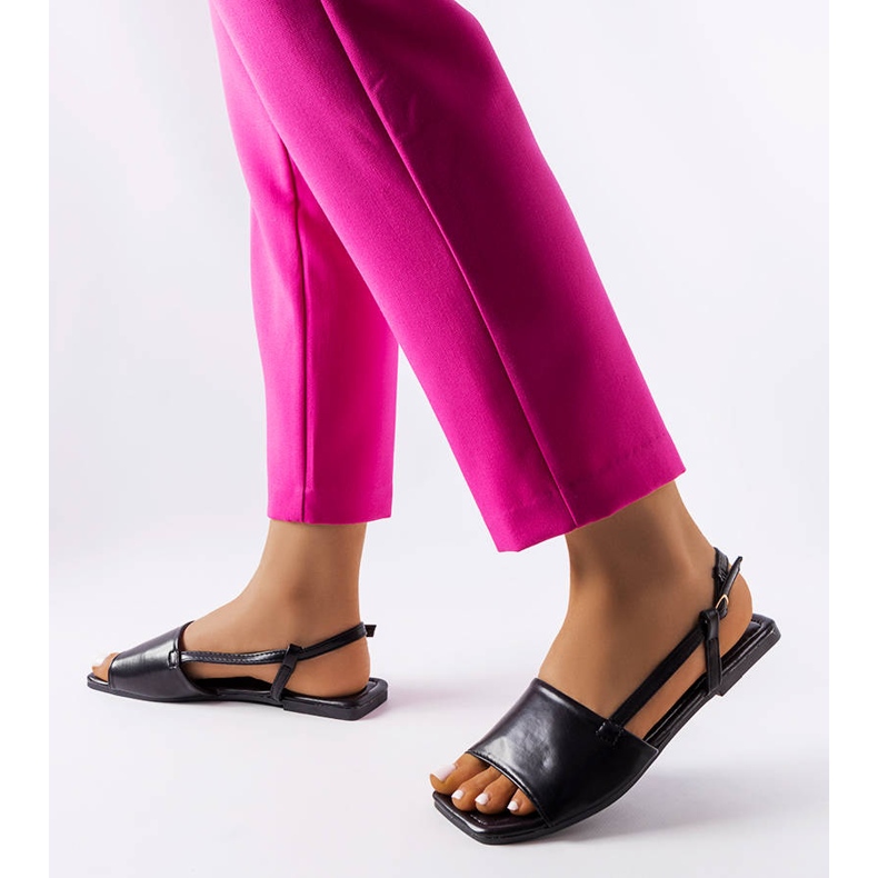 Sandale negre cu vârf pătrat de la Locust negru 1