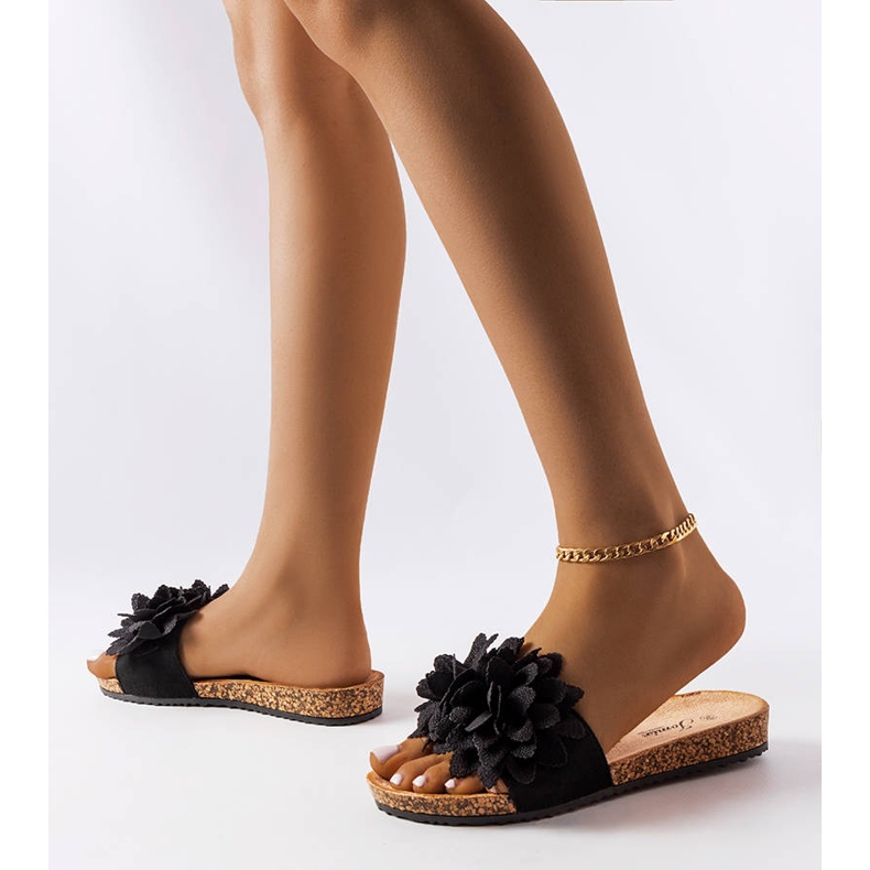 Papuci negri decorati cu flori negru 2