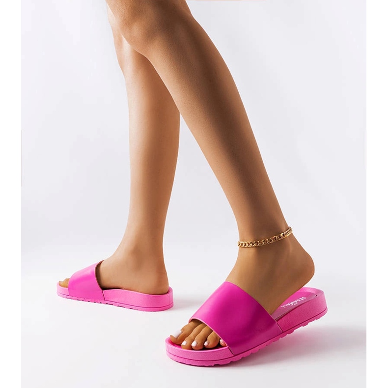 Tobogane roz de cauciuc de la Sabourin 2