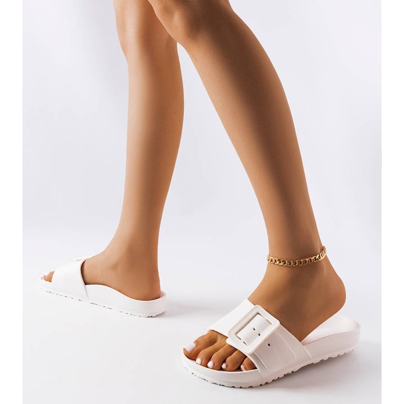 Glisoare de cauciuc alb cu cataramă Nelm 1