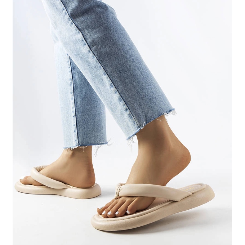 Sandale groase bej de la Smithfield 2