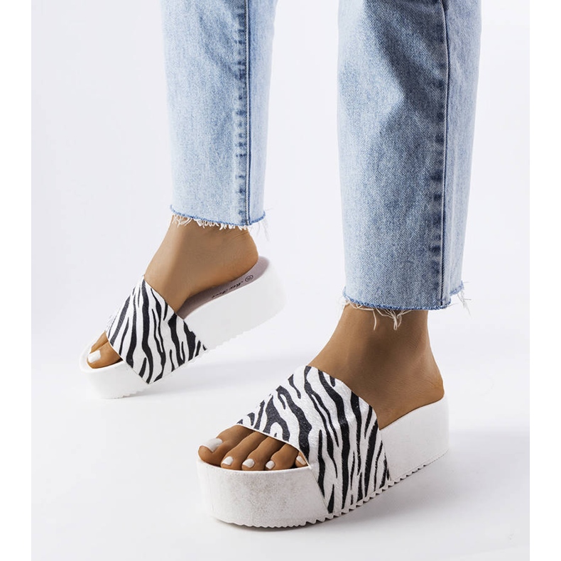 Tobogane AE35 Zebra alb 1