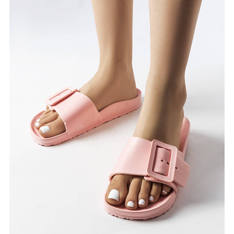 Glisoare de cauciuc roz cu cataramă de la Nelm 1 Glisoare de cauciuc roz cu cataramă de la Nelm 1