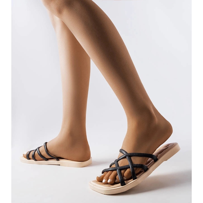 Tobogane de cauciuc negru de la Pearlman 1