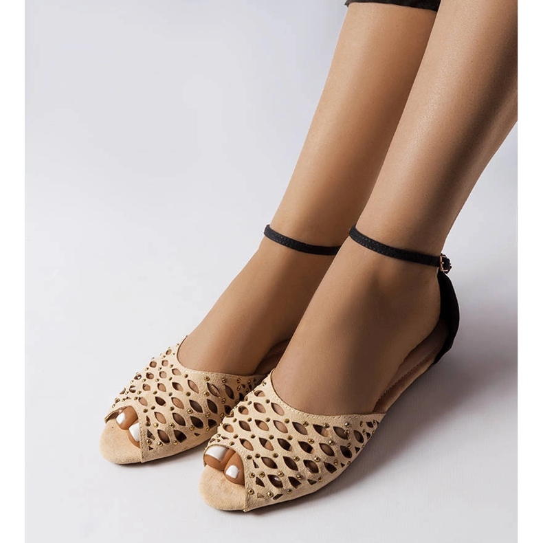 Sandale bej ajurate cu strasuri de la Avice 1