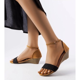 Sandale Veltri negre cu pană negru 1 Sandale Veltri negre cu pană negru 1