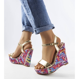 Sandale cu pană aurii de la Fairmont de aur 1