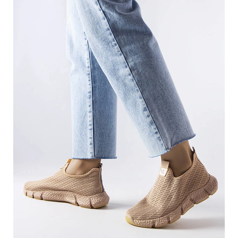 Tenisi slip-on bej de la Yellville 1