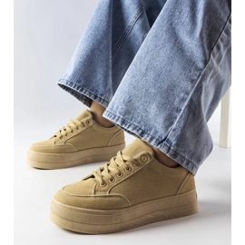 Adidași cu platformă bej de la Amathymes 1