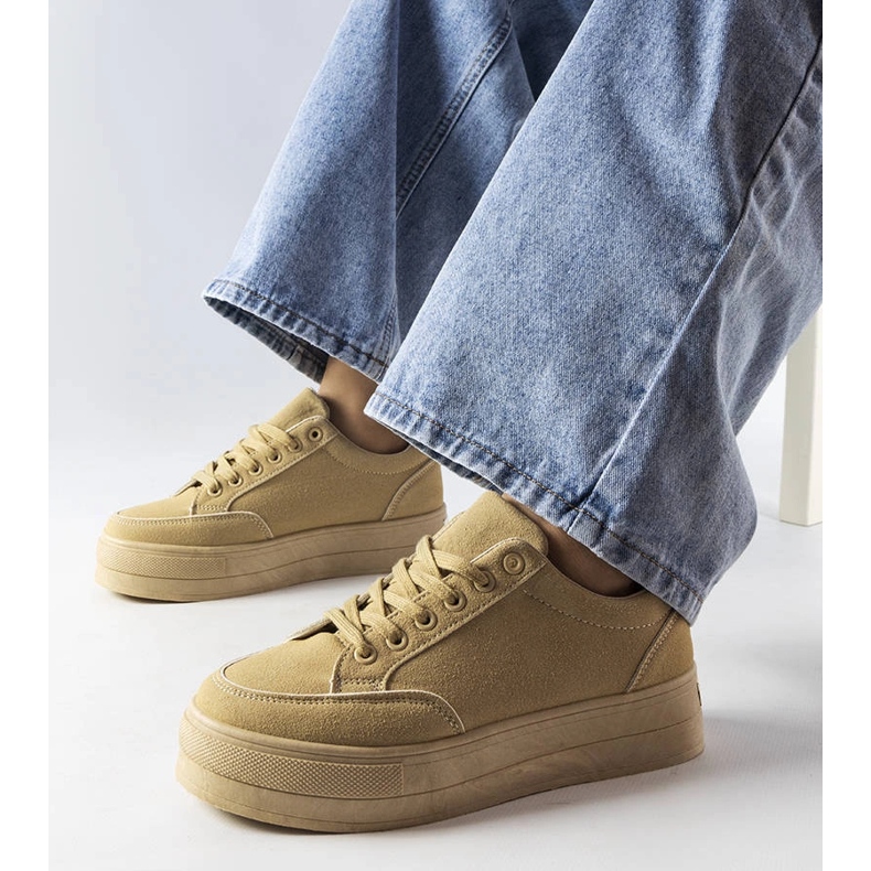 Adidași cu platformă bej de la Amathymes 1