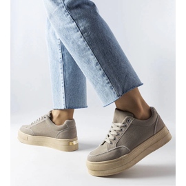 Adidași cu platformă gri de la Amathymes 2