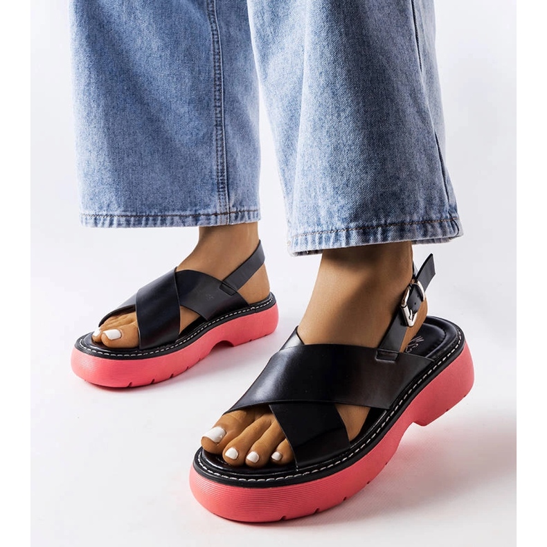 Sandale negre pe platformă roz de la Rozana negru 1