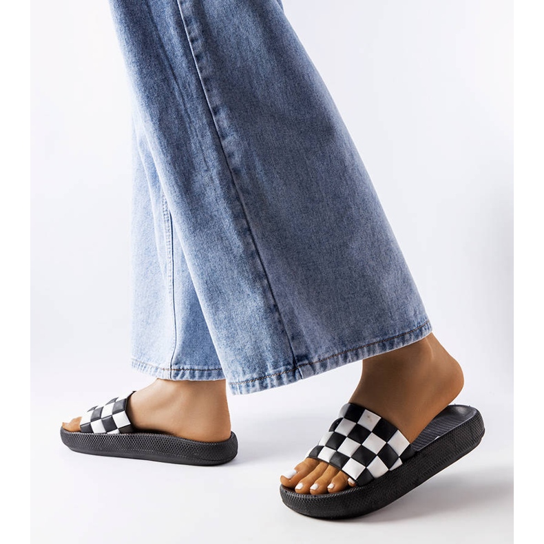 Papuci de cauciuc negru cu platformă de la Elin 2