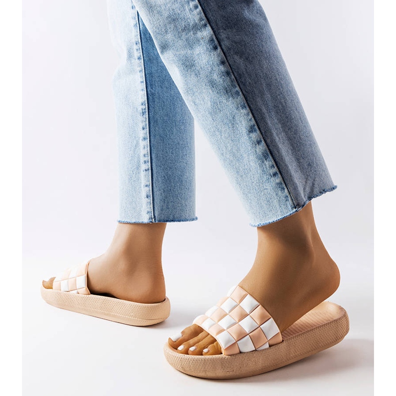 Sandale cu platformă de cauciuc bej de la Elin 2