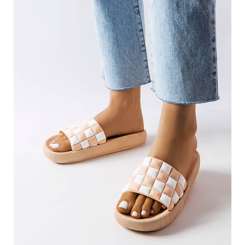 Sandale cu platformă de cauciuc bej de la Elin 1