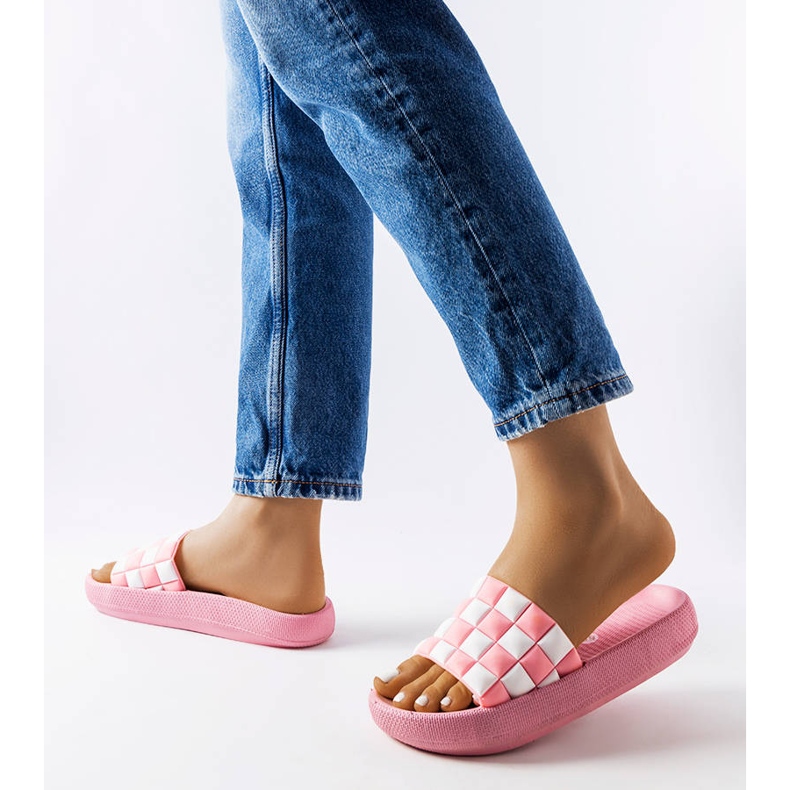 Sandale cu platformă de cauciuc roz de la Elin 2