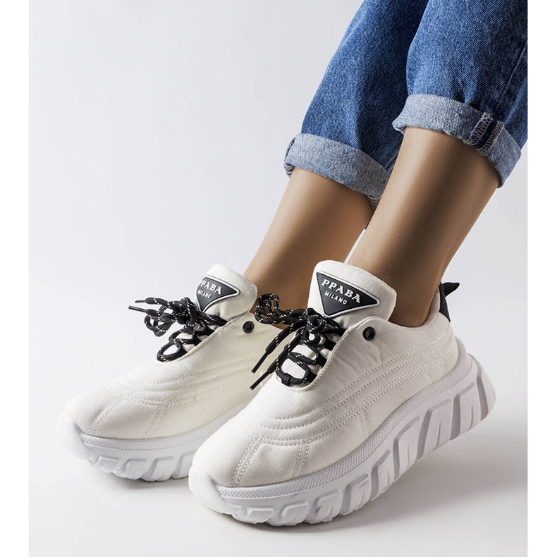 Inna Adidași Aisys albi 1