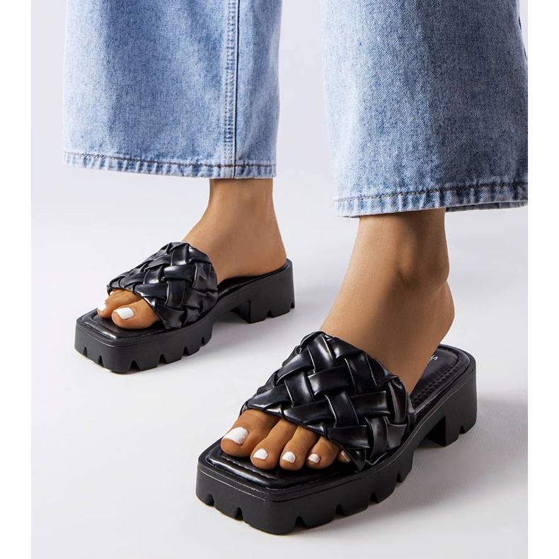 Papuci negri cu talpa tractor de la Lora negru 1