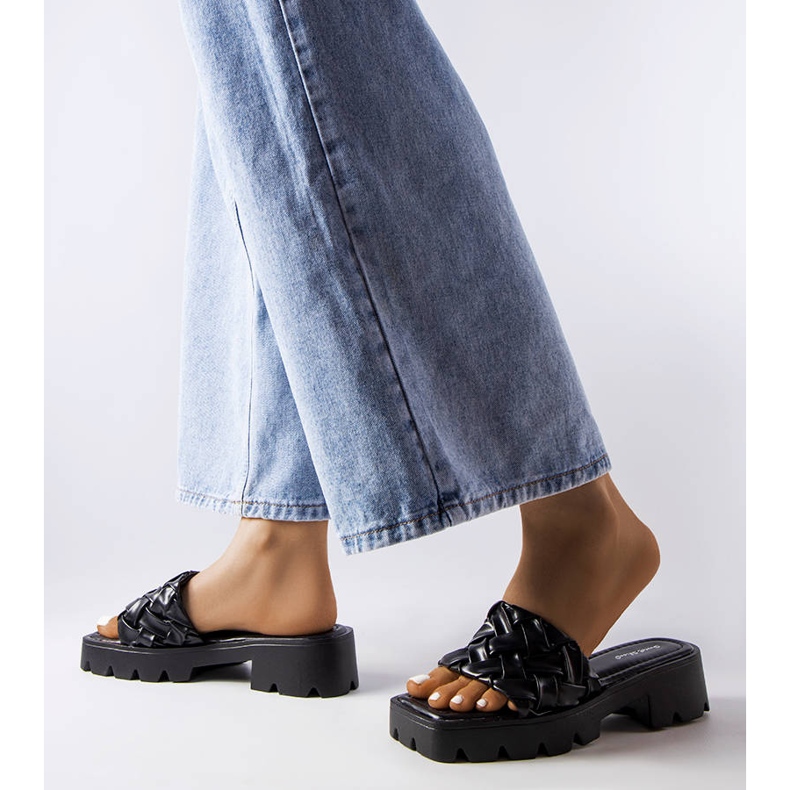 Papuci negri cu talpa tractor de la Lora negru 2