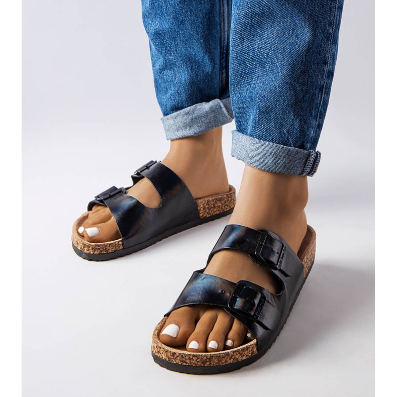 Glisoare din plută neagră cu catarame de la Lee Cooper LCW-22-35-1154L negru 1