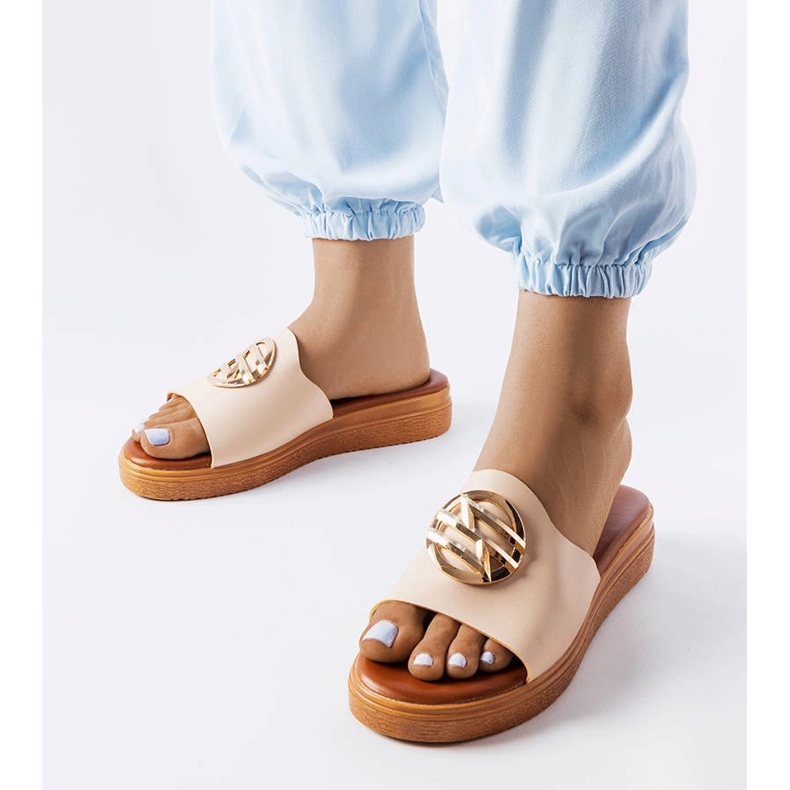 Sandale cu platformă bej de la Michelle 1