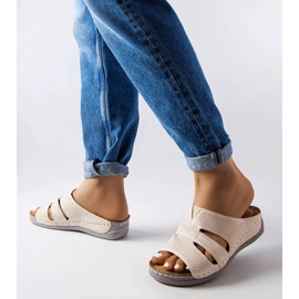 Sandale cu pană bej deschis de la Oliwia 1