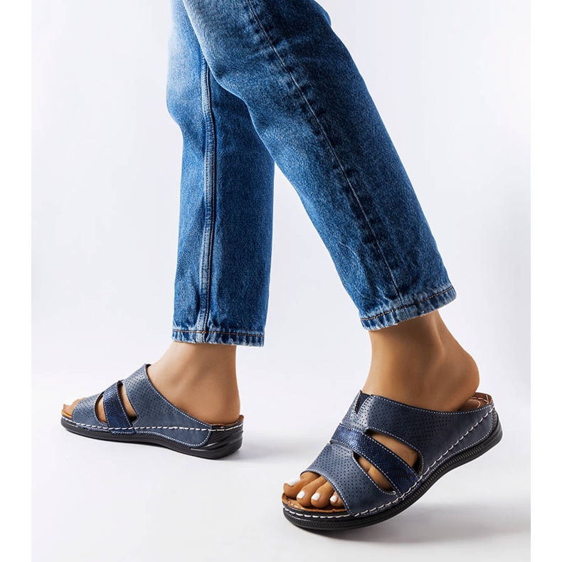 Papuci cu pană de culoare albastră de la Oliwia albastru 1 Papuci cu pană de culoare albastră de la Oliwia albastru 1