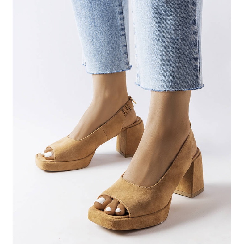 Sandale cu bloc de velur Karino bej 1