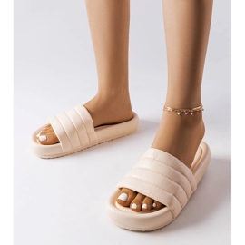 Inna Papuci bej decorati cu matlasare de la Dorene 1