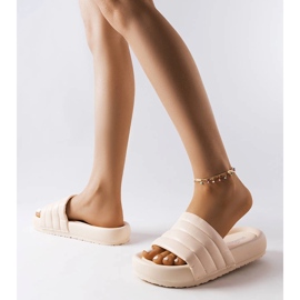 Inna Papuci bej decorati cu matlasare de la Dorene 2