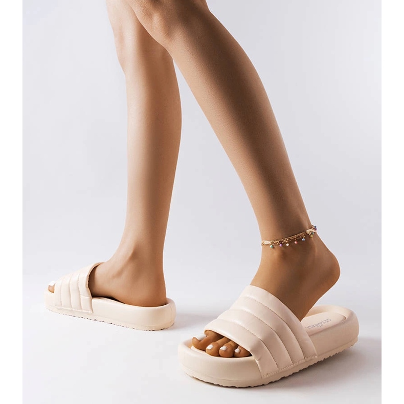 Inna Papuci bej decorati cu matlasare de la Dorene 2