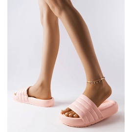 Inna Papuci roz decorati cu matlasare de la Dorene 2