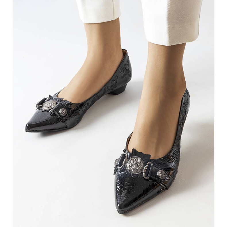 Pompe negre cu toc jos de la Siciliano negru 1