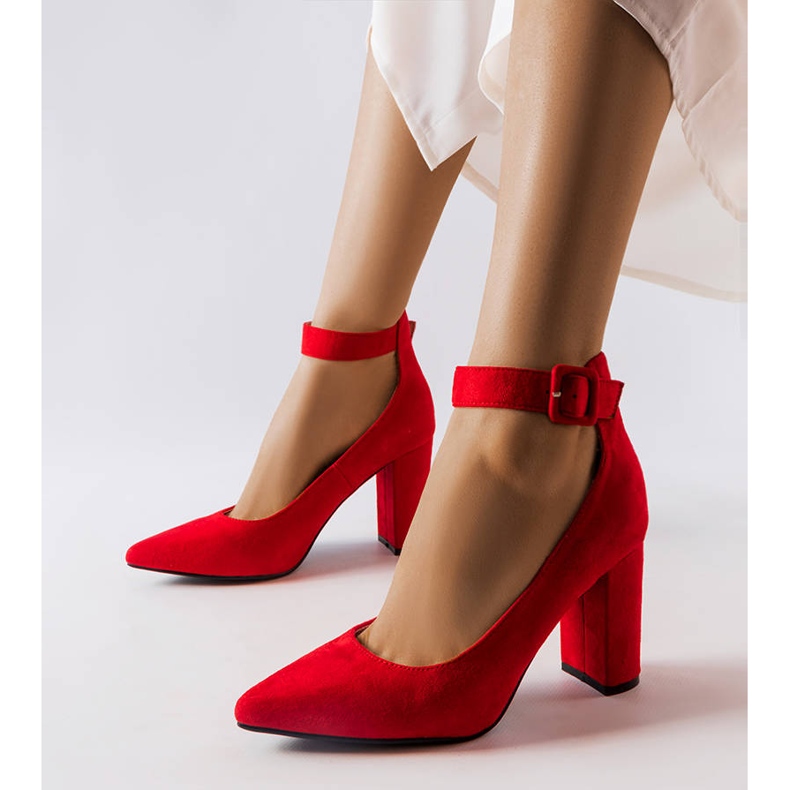 Pompe roșii pe postul Achen roșu 1