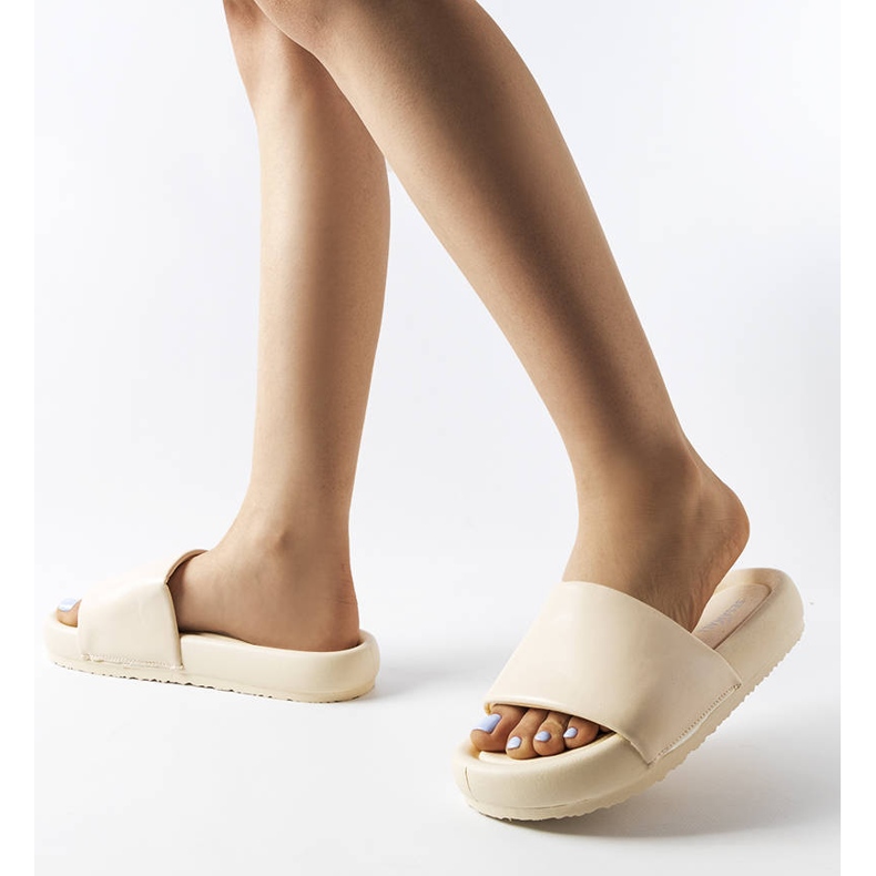 Sandale cu platformă bej de la Franco 2