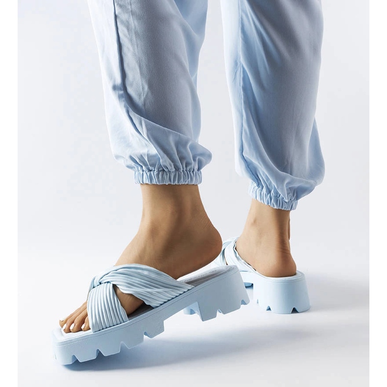 Inna Glisoare Dubé albastre pentru talpa tractorului albastru 2