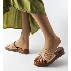 Glisoare roz ajurate cu zirconi de la Irvine 2