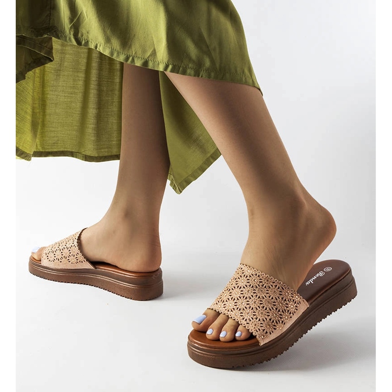 Glisoare roz ajurate cu zirconi de la Irvine 2