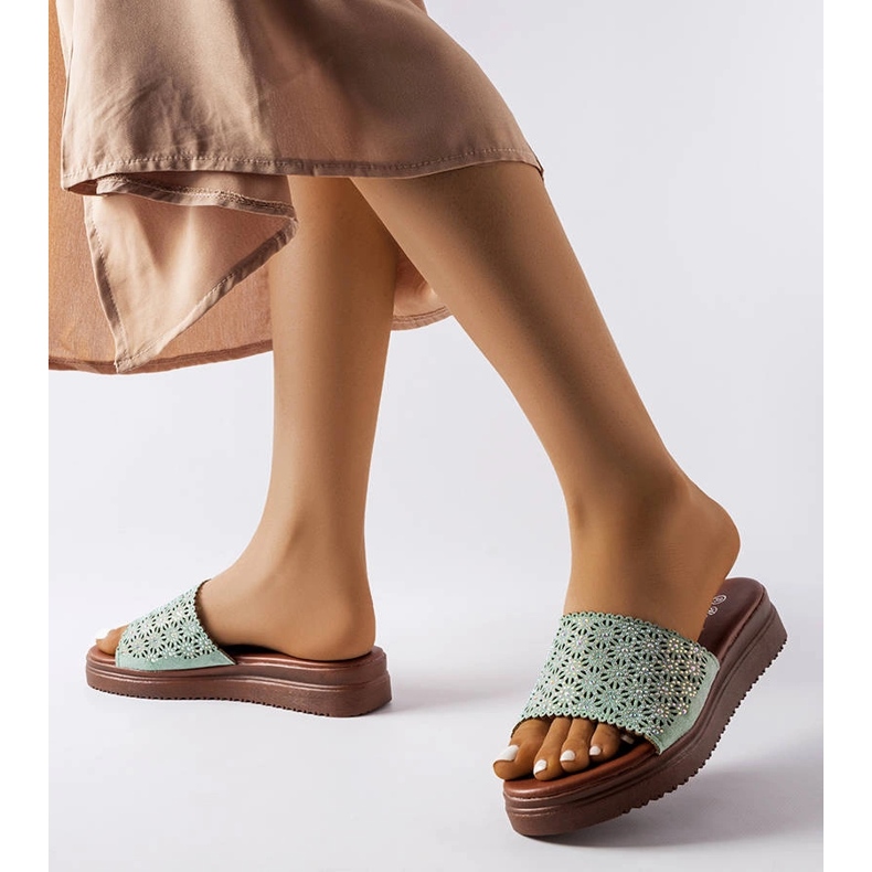 Glisoare verzi ajurate cu zirconi de la Irvine verde 2