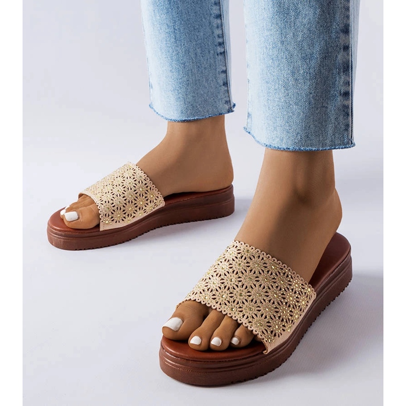 Glisoare ajurate bej cu zirconi de la Irvine 1