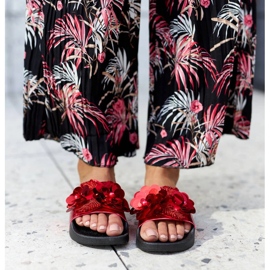 Tobogane roșii cu căptușeală decorativă de la Caggio roșu 2 Tobogane roșii cu căptușeală decorativă de la Caggio roșu 2