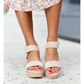 Sandale cu pană bej de la Nerea 1