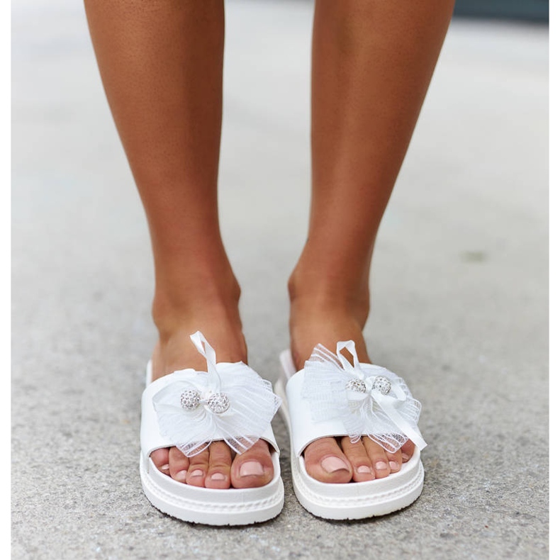 Glisoare albe cu fundă de la Dido 1