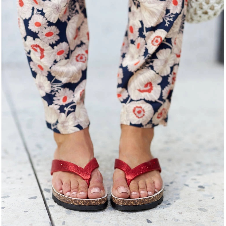 Sandale roșii cu pană din brocart de la Isidoro roșu 2