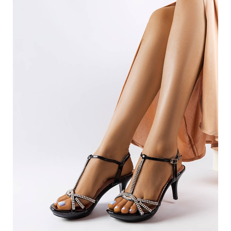 Sandale negre pe un ac cu zirconiu cubic Franc negru 1