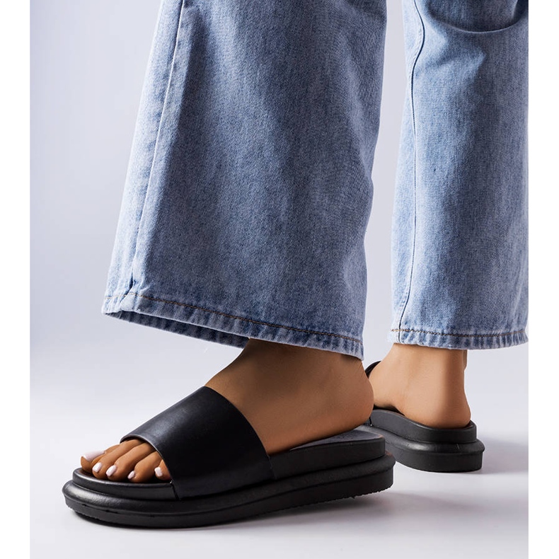 BM Papuci negri pe platforma Paquette negru 2